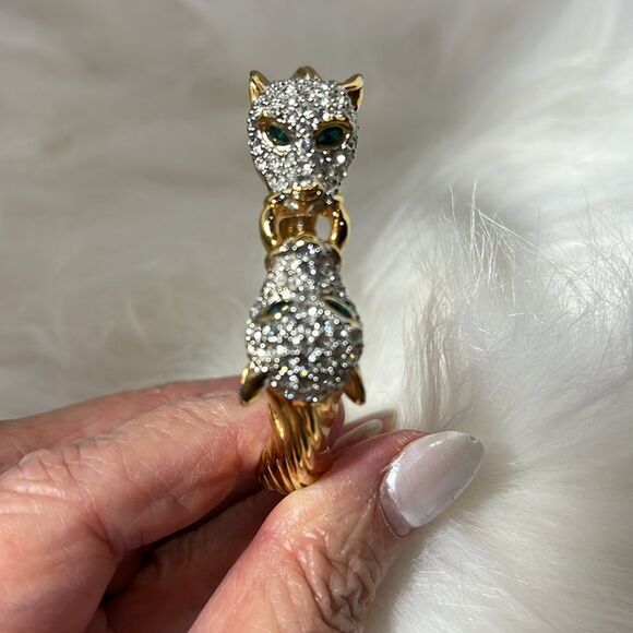 Good Tone Vintage Hinged Bracelet with Rhinestone Jaguars and Green Eyes.WA269 - Picture 6 of 6